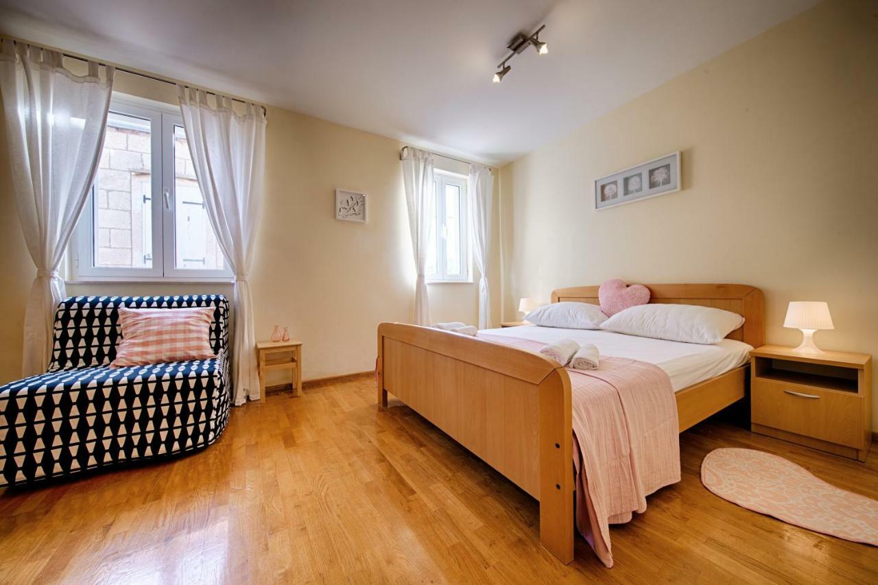 Apartments Marinkovic Komiža Εξωτερικό φωτογραφία